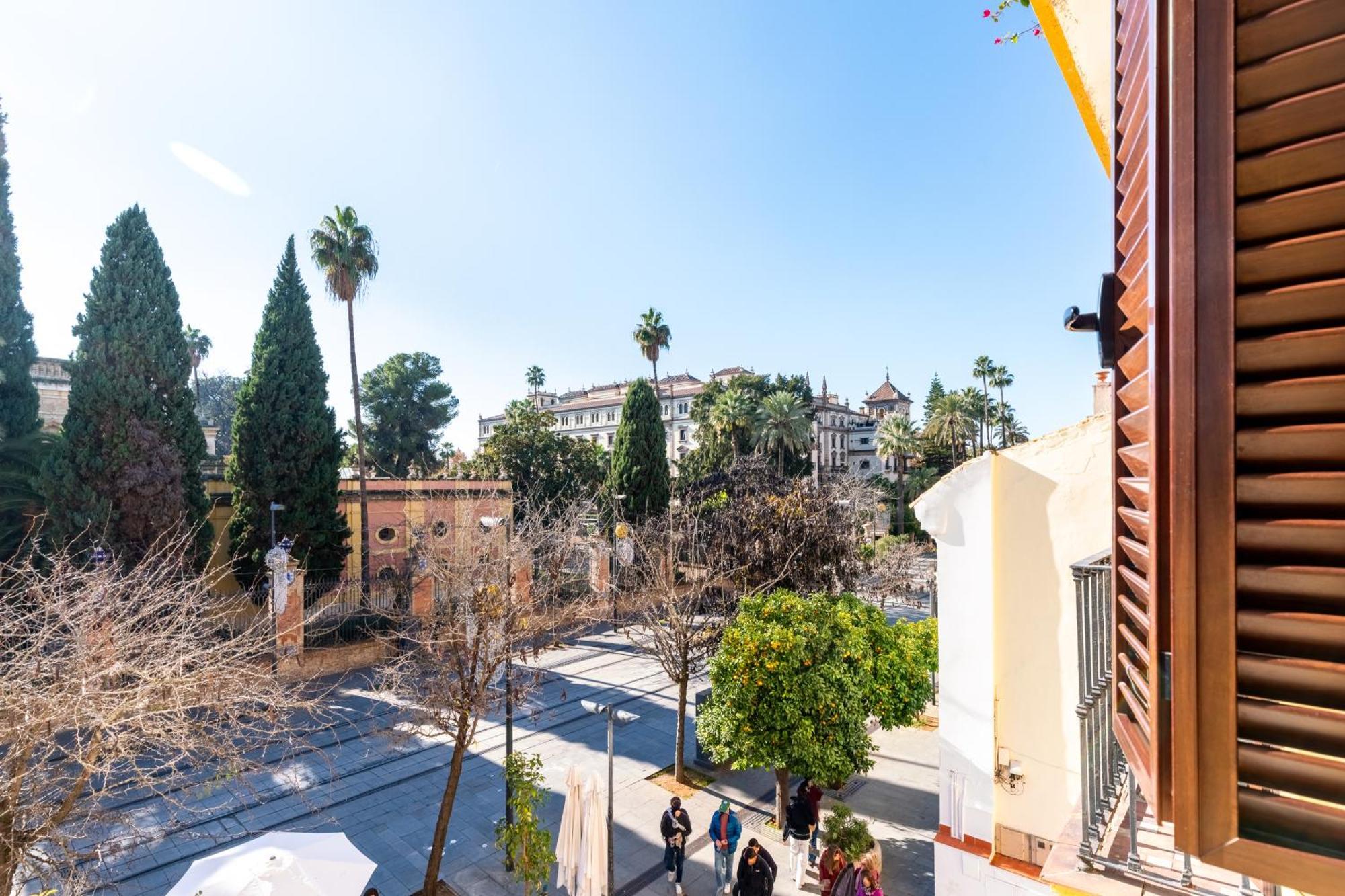 Apartamento Sf Con Balcones Con Vistas Al Alfonso Xiii Y A La Universidad Sevilla