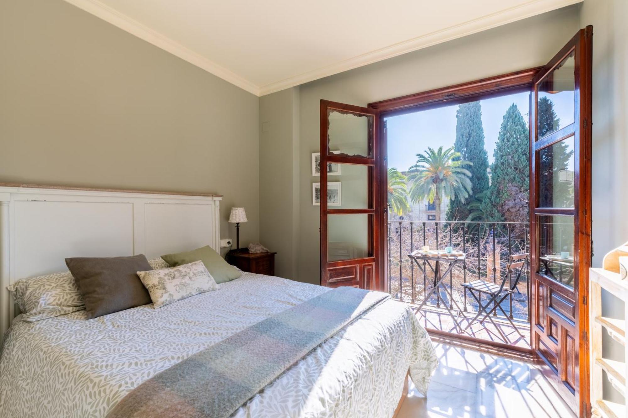 Apartamento Sf Con Balcones Con Vistas Al Alfonso Xiii Y A La Universidad *
