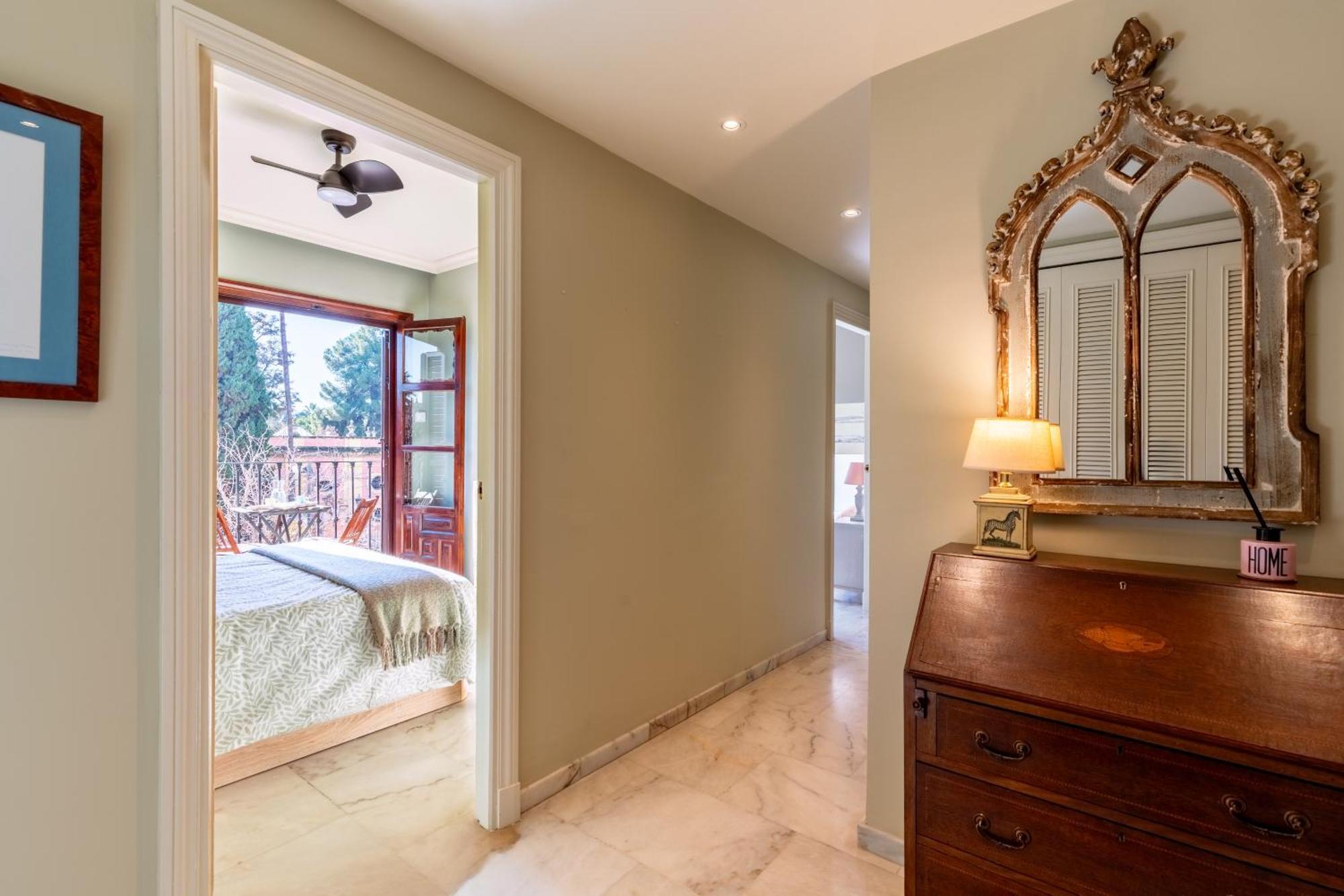 Apartamento Sf Con Balcones Con Vistas Al Alfonso Xiii Y A La Universidad *